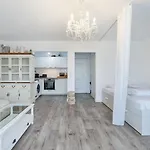 Elegant Getaway With Balcony & Charm Appartement Luxembourg
