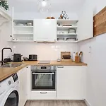 Elegant Getaway With Balcony & Charm Luxembourg
