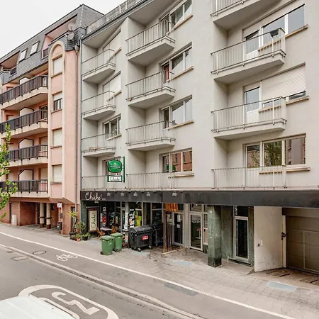 Elegant Getaway With Balcony & Charm Luksemburg