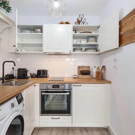 Appartamento Elegant Getaway With Balcony & Charm *