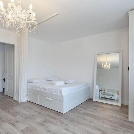 Cozy Limpertsberg With Balcony Luxembourg