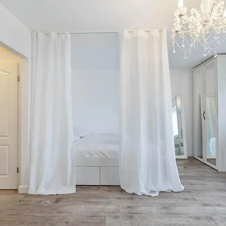 Cozy Limpertsberg With Balcony * Luxembourg