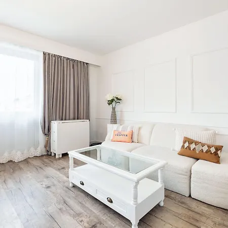 Appartamento Elegant Getaway With Balcony & Charm Lussemburgo