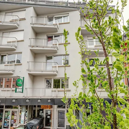 Cozy Limpertsberg With Balcony * Luxembourg