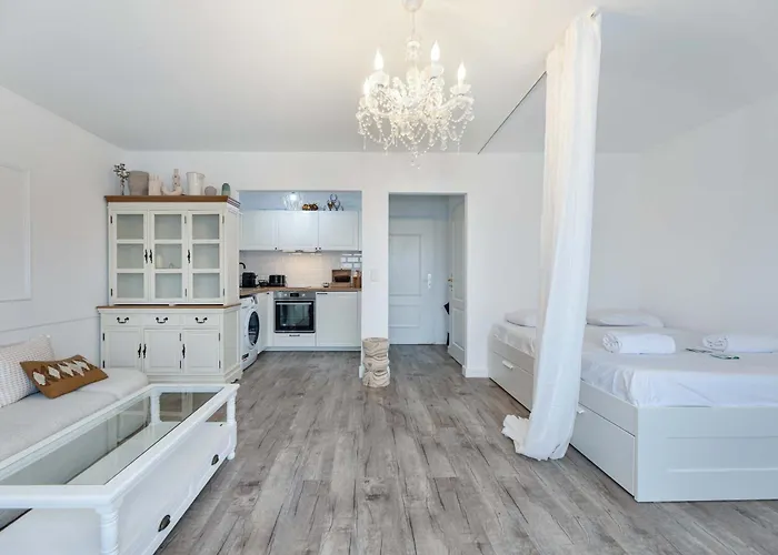 דירה Elegant Getaway With Balcony & Charm לוקסמבורג