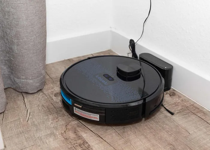 Elegant Getaway With Balcony & Charm *